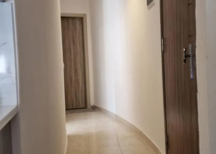 Aqua Tropical Cosy 2 Bedroomed Flat *